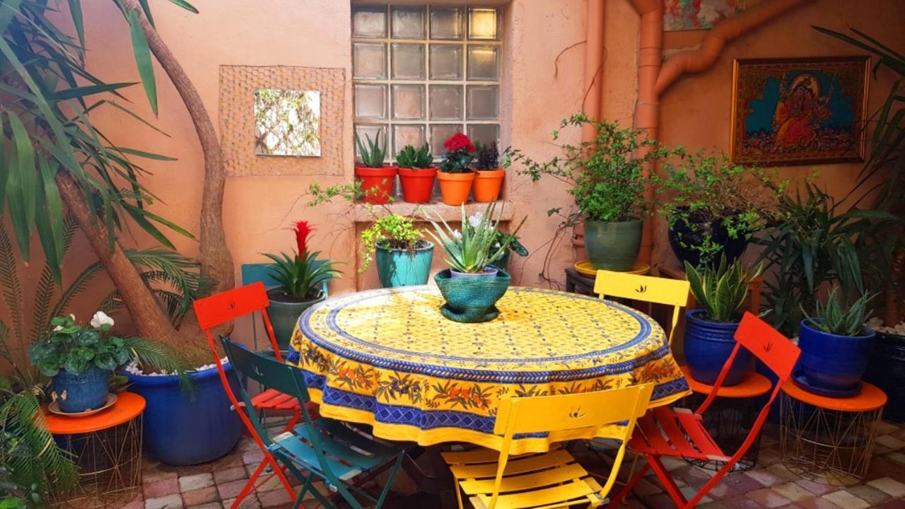 Petit Patio En Centre Ville Nîmes Eksteriør billede
